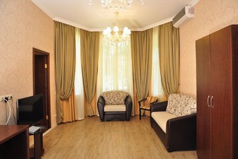 Гостиная в двухместном люксе - санаторий Анджиевского в городе Ессентуки