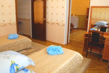 Спальня в номере Люкс санатория Целебный Ключ в городе Ессентуки