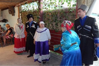 Реконструкция казачьего праздника в Казачьем подворье