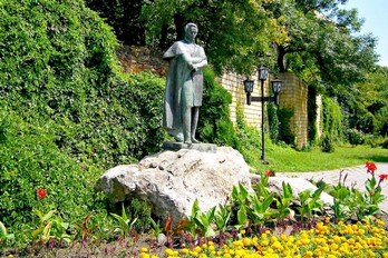 Статуя в сквере Лермонтова - Железноводск