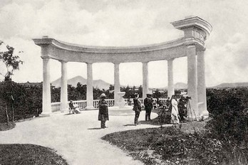 Беседка Ореанда с фонтаном на террасе - начало XX века