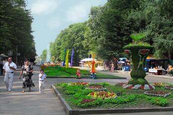 Главная аллея парка Победы города-курорта Ессентуки