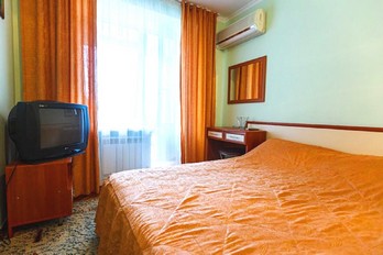 Спальня в однокомнатном двухместном стандарте в корпусе 3 - санаторий Дон - город Пятигорск