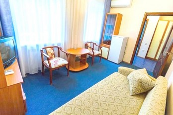 Гостиная в номере люкс в корпусе 3 санатория Дон - город Пятигорск