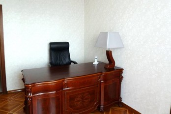 Рабочая комната в номере двухместный трехкомнатный люкс в санатории имени Кирова города-курорта Пятигорск