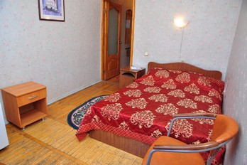 Спальня в одноместном однокомнатном второй категории в корпусе 4 санатория им.Лермонтова - город Пятигорск