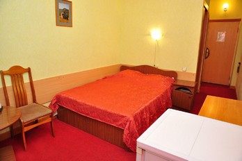 Спальня в номере одноместный однокомнатный первой категории в корпусе 4 - санаторий Лермонтова - город Пятигорск