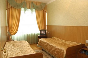 Спальная комната в двухместном однокомнатном номере Стандарт - санаторий Машук - город Пятигорск