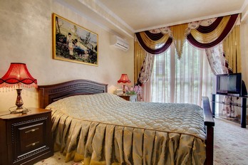 Спальня в номере двухместный трехкомнатный президентский сюит в санатории Пятигорский Нарзан - город Пятигорск