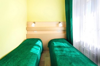 Спальня в семейном двухкомнатном улчшенном номере санатория Пятигорье - город Пятигорск