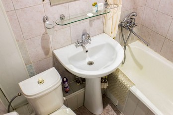 Ванная комната в одноместном номере с одной комнатой в 4 корпусе 2 категории - санаторий Родник - город Пятигорск