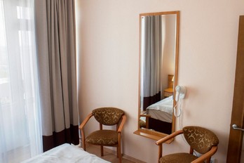 Спальная комната в двухкомнатном двухместном люксе корпуса Б - санаторий Родник - город Пятигорск