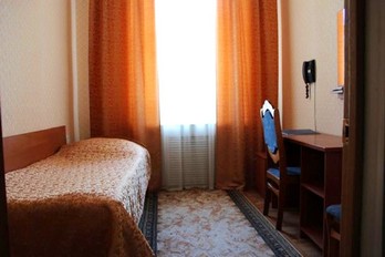 Спальня в одноместном однокомнатном номере санатория Тарханы - город Пятигорск