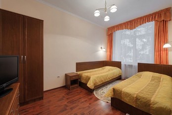 Спальня - номер двухместный двухкомнатный в корпусе 2 санатория имени Анджиевского в городе Ессентуки
