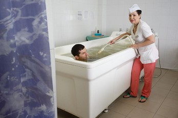 Кабинет с минеральными ваннами санатория Центросоюз