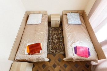 Кровати в двухкомнатном двухместном номере - санаторий Центросоюз г.Ессентуки