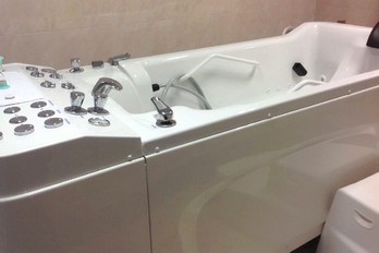 Лечебная ванна в санатории Долина нарзанов города Ессентуки