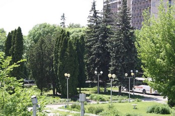 Парк на территории санатория клиника ФМБА города Ессентуки