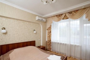 Номер двухместный люкс - спальня - санаторий Калинина в Ессентуках