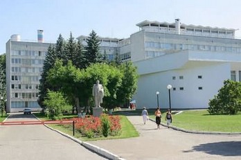 Главный корпус санатория Калинина в городе Ессентуки