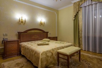 Спальня в двухместном люксе санатория Москва второга корпуса в городе Ессентуки