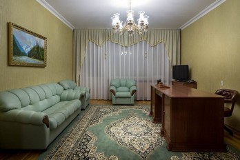 Рабочий кабинет - трехкомнатный люкс санатория Москва в Ессентуках