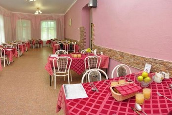 Главный зал столовой санатория Надежда в городе Ессентуки