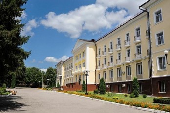 Главный корпус санатория имени Сеченова в городе Ессентуки