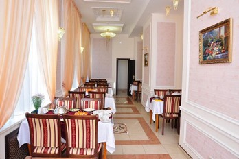 Зал столовой для VIP-клиентов в санатории имени Сеченова в городе Ессентуки