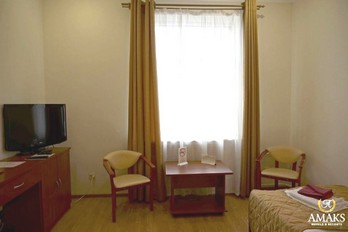 Мебель в номере одноместный стандарт центрального корпуса санатория Шахтёр г.Ессентуки