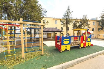 Детская площадка в санатории Юность города Ессентуки