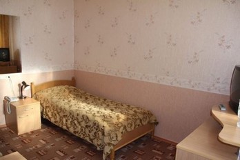 Спальня одноместного номера санатория Виктория в городе Ессентуки