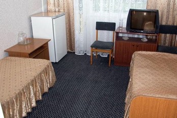 Кровати в спальне двухместного номера во втором корпусе санатория Виктория г.Ессентуки