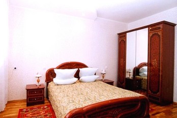 Спальня трехкомнатного люкса в Военном санатории города Ессентуки