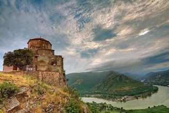 Монастырь Джвари на фоне Арагвы и Куры