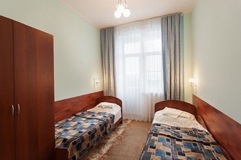 Спальная комната в двухместном обычном номере с кондиционером - санаторий Бештау - город Железноводск