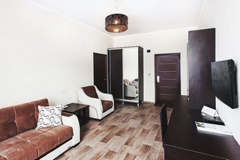 Гостиная в номере четырехзвездочный 4-местный семейный в санатории Бештау - город-курорт Железноводск