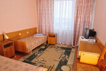 Спальная комната в номере двухместном второй категории в санатории Дубрава города Железноводск