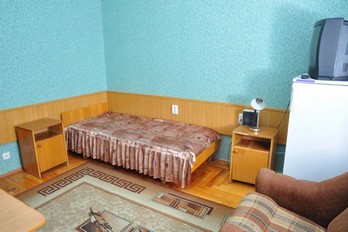 Спальня одноместного номера категории два санатория Дубрава города-курорта Железноводск
