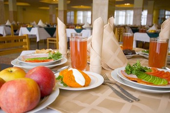 Еда в столовой санатория Дубрава - г.Железноводск