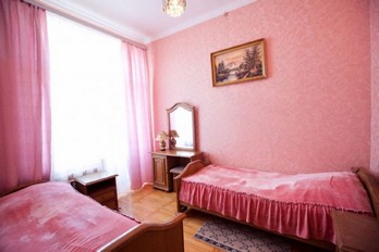 Спальня в номере двухкомнатный двухместный санатория имени С.М. Кирова города Железноводск