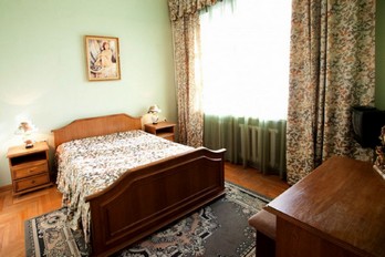 Спальня в номере трехкомнатный люкс санатория Кирова города Железноводск