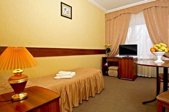 Спальня в номере одноместный однокомнатный с балконом - санаторий Лесной - город Железноводск