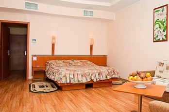 Спальня в номере джуниор сюит в санатории Машук Аква-Терм - город Железноводск