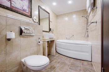 Ванная комната в люксе семейном - санаторий Плаза - город Железноводск