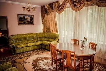 Гостиная в номере люкс трехкомнатный - санаторий Русь - город Железноводск