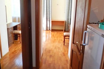 Прихожая в номере двухместный полулюкс санатория Салют - город Железноводск