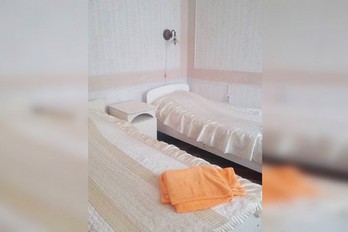 Спальня в номере двухместном двухкомнатном номере второй категории во втором корпусе - санаторий Здоровье - город Железноводск