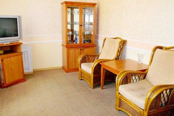Кресла в гостиной - номер люкс в первом корпусе санатория Здоровье  городе Железноводск